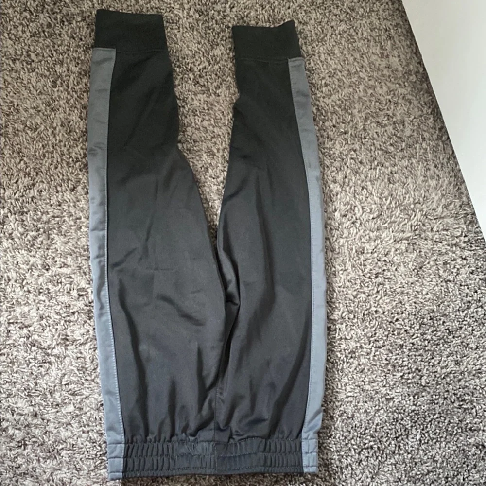Nike Kids Size XS (4) Black and Orange Jacket and pants set - Picture 7 of 7